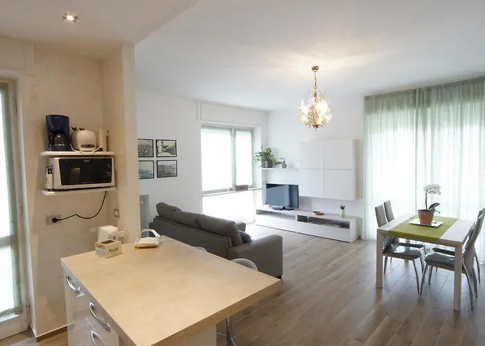 Lejlighed Azalea Stresa